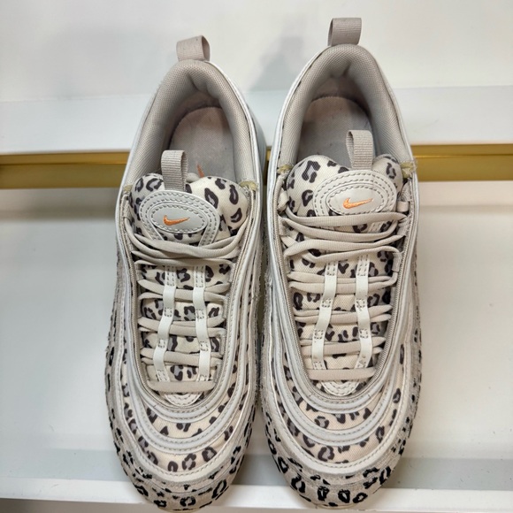 🐆 Nike Air Max 97 Leopard Print CW5595-001 Women 7.5 EUC Animal Print Icon 🐆 - Picture 4 of 15